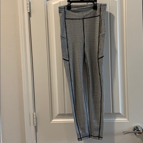 Lululemon Black White Speed Up Tight 28” Luxtreme - Picture 6 of 9